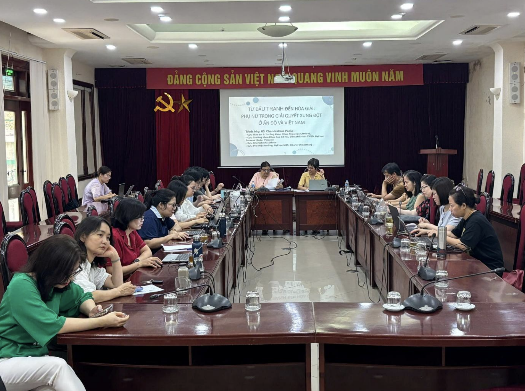 Overview of the scientific session at the Institute for Human, Family and Gender Studies, Hanoi